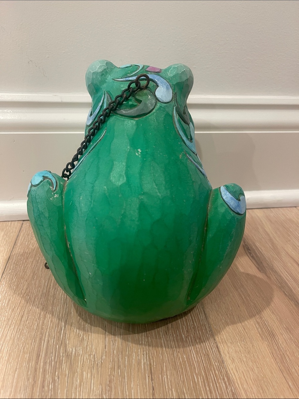 Jim Shore 2015 Outdoor Living Frog Birdhouse with Chain (Retired) - Picture 4 of 4